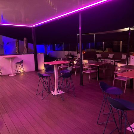 Daos Suites & Terrace Marbella Bagian luar foto