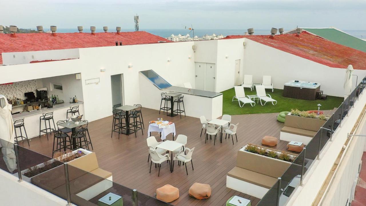 Daos Suites & Terrace Marbella Bagian luar foto
