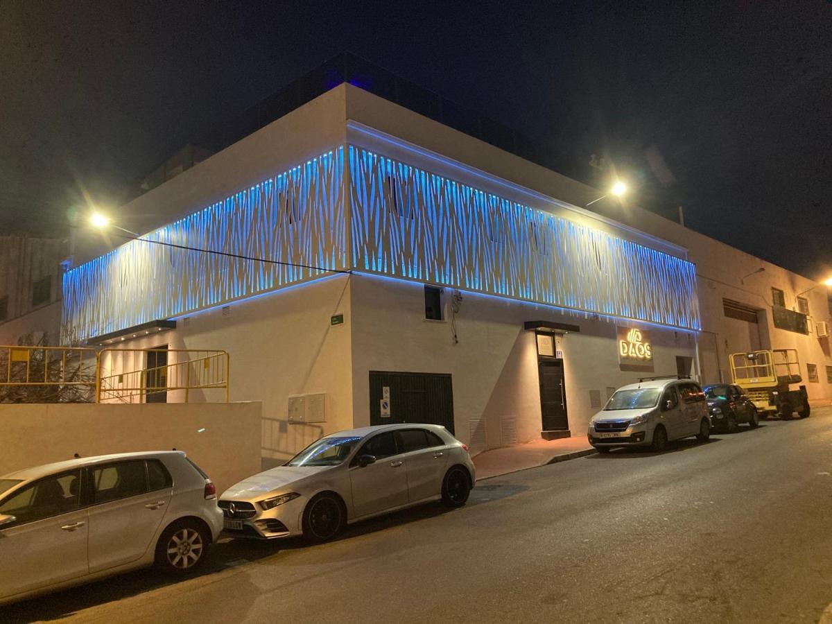 Daos Suites & Terrace Marbella Bagian luar foto
