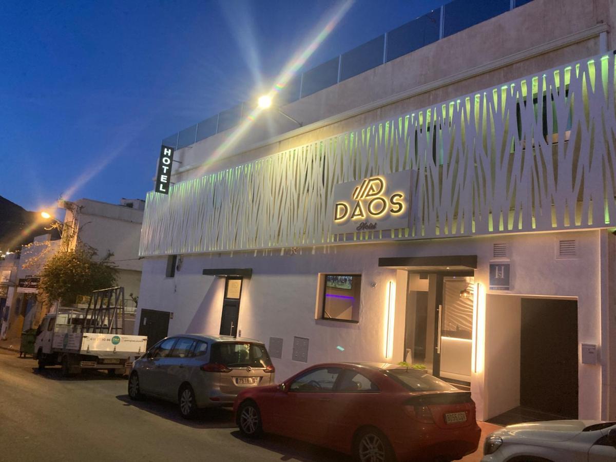 Daos Suites & Terrace Marbella Bagian luar foto