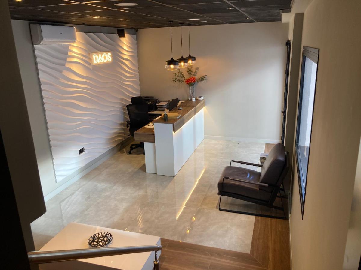Daos Suites & Terrace Marbella Bagian luar foto