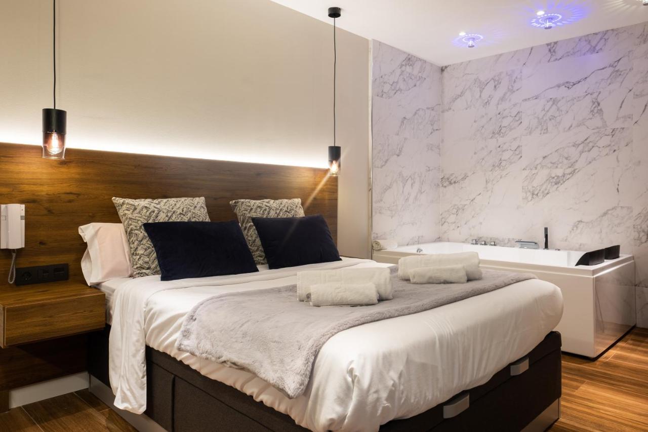Daos Suites & Terrace Marbella Bagian luar foto
