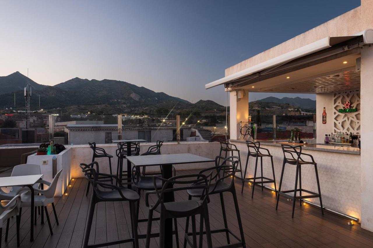 Daos Suites & Terrace Marbella Bagian luar foto