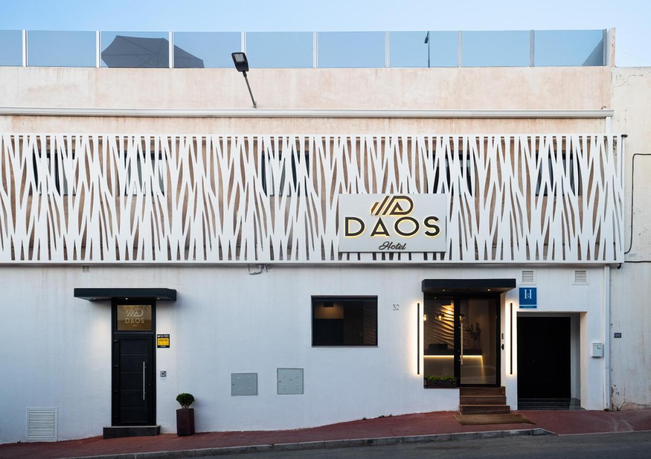 Daos Suites & Terrace Marbella Bagian luar foto