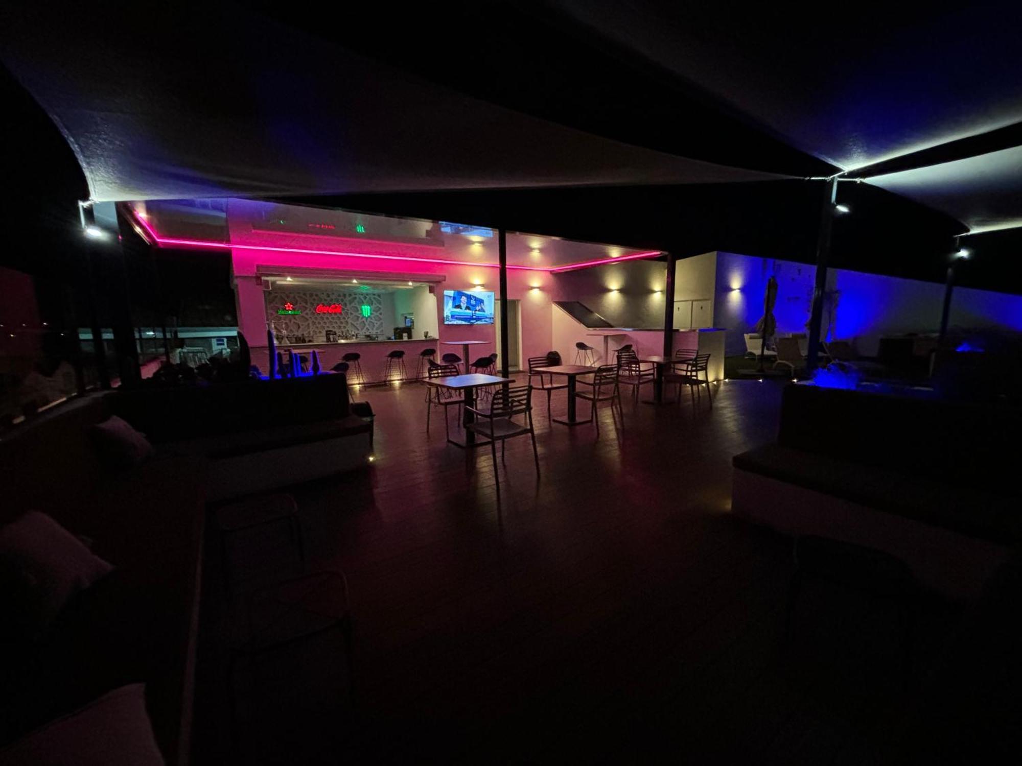 Daos Suites & Terrace Marbella Bagian luar foto