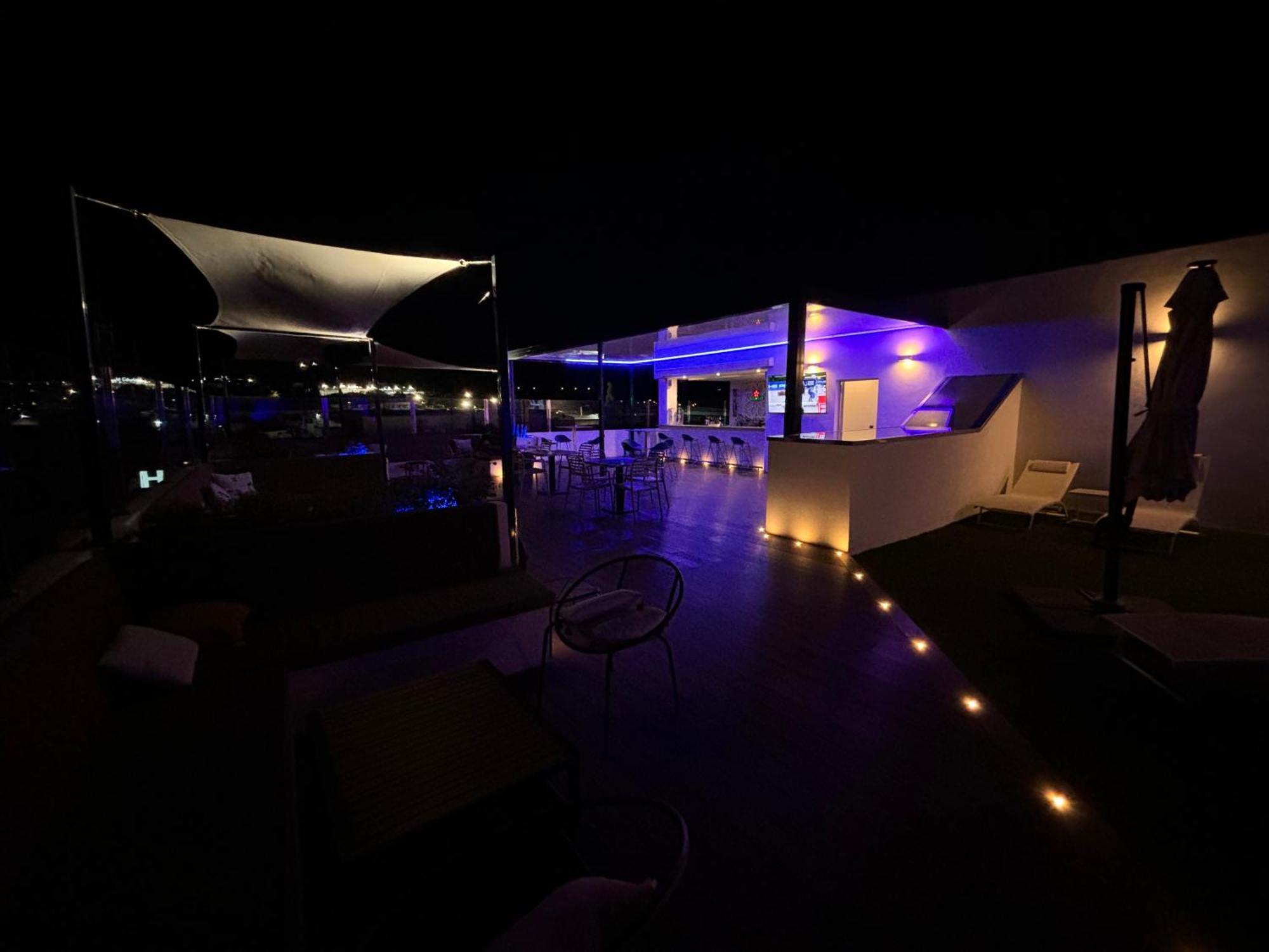 Daos Suites & Terrace Marbella Bagian luar foto