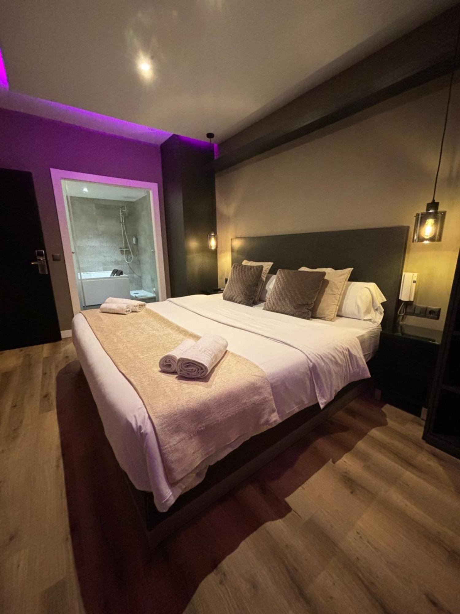 Daos Suites & Terrace Marbella Bagian luar foto
