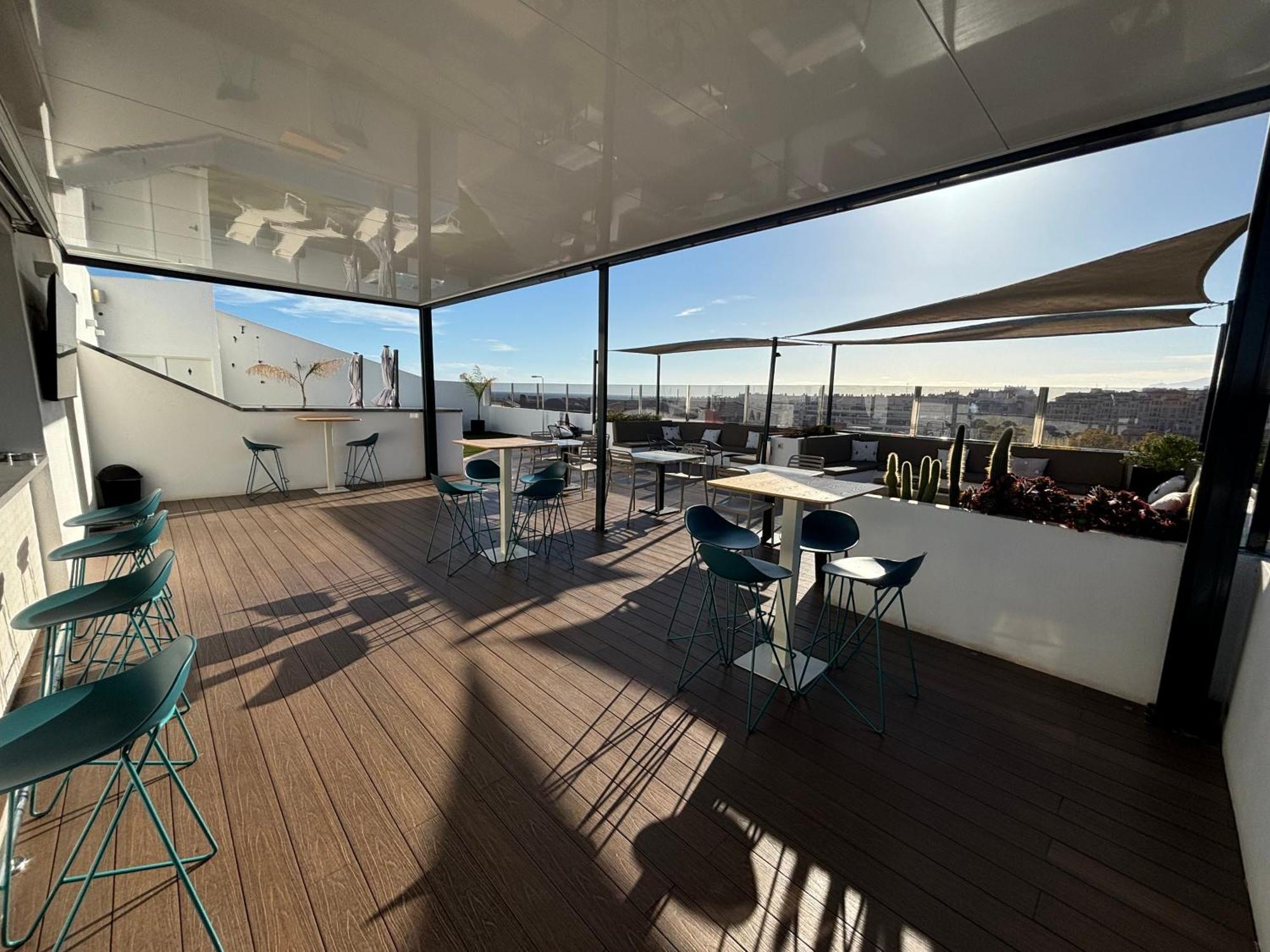 Daos Suites & Terrace Marbella Bagian luar foto