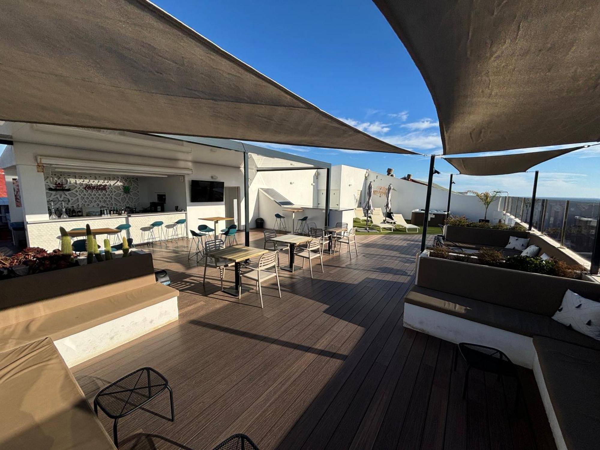 Daos Suites & Terrace Marbella Bagian luar foto